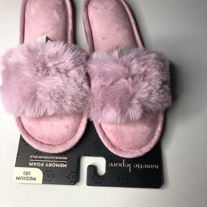 Nanette Lepore NWT Memory Foam Slippers 
Size Med Pink indoor & outdoor Sole.